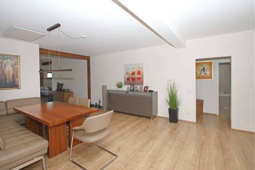 Blick in das Esszimmer im Obergeschoss - 