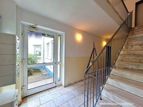 Treppenhaus - 3 Zimmer Etagenwohnung in Grünheide / Alt Buchhorst