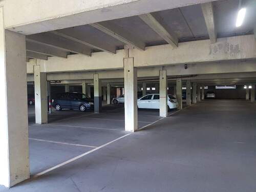gut belüfteter Gar.-Stellplatz - 