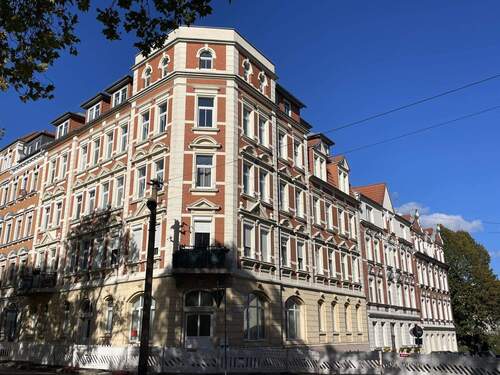 Hausansicht - Charmante Altbauwohnung mit viel Platz, Helligkeit und Ruhe - zur Eigennutzung oder Vermietung