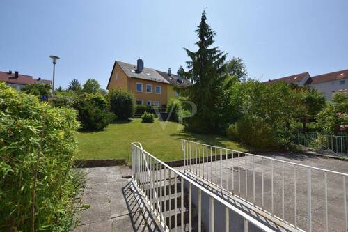 Garten, Kellerabgang Terrasse EG - 5 Zimmer Mehrfamilienhaus, Wohnhaus in Ansbach