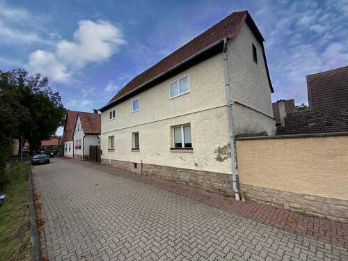 Straßenansicht - 7 Zimmer Einfamilienhaus zum Kaufen in Roßleben-Wiehe