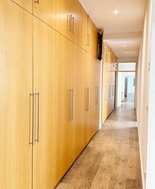 Altheimer Flur vor Raum 1+2 - 1 Zimmer Büro in München