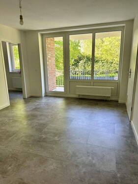 Wohnbereich mit Terrasse - Charmante 2-Zimmer-Wohlfühlwohnung mit Balkon im 1. OG in Willich-Anrath