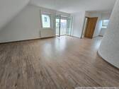 Wohnzimmer Ansicht 1 - Charmante Dachgeschosswohnung mit Balkon, Galerie und besonderem Wohngefühl