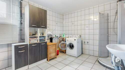 KG Badezimmer 2 - 