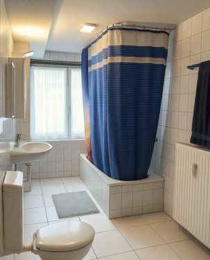 Badezimmer - Etagenwohnung mit 50,00 m² in Stuttgart zum Kaufen