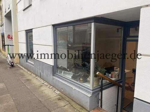Fenster Straßenseite - 3 Zimmer Gewerbeobjekt (Büro, Produktion, Verkauf) zur Miete in Hamburg