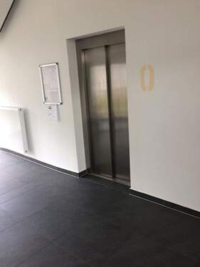 Aufzug - 2 Zimmer Etagenwohnung in Nürnberg