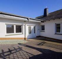 Barrierefreier Wohnbereich, viel Nutzfläche - dieses Einfamilienhaus bietet Potenzial! - Warstein Hirschberg