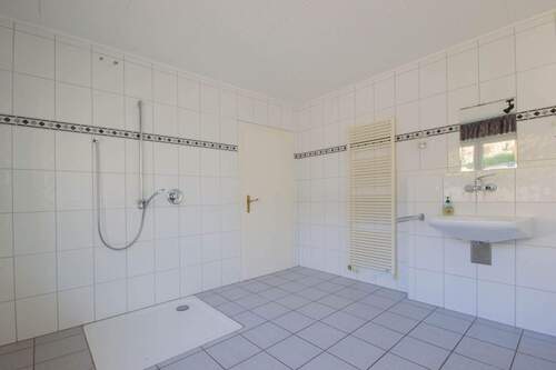 Barrierefreies Duschbad - 5 Zimmer Einfamilienhaus in Warstein