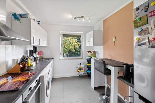 Küche - Charmante 3-Zimmer-Wohnung mit toller Mieterin in Düsseldorf - Investieren mit gutem Gefühl