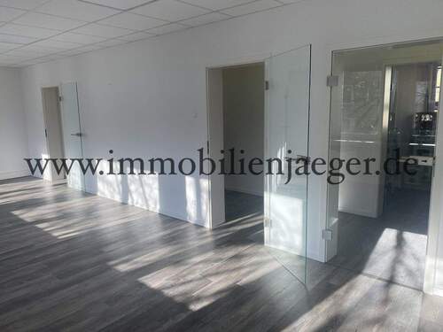 Büro 1 - 3x Türen - 4 Zimmer Büro in Hamburg