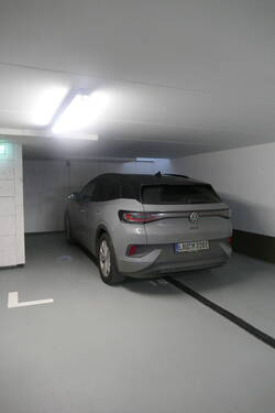Tiefgaragenstellplatz - 