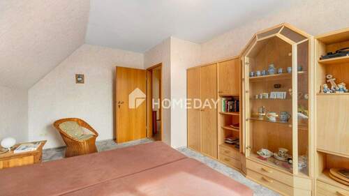 1. OG Schlafzimmer 2 - 