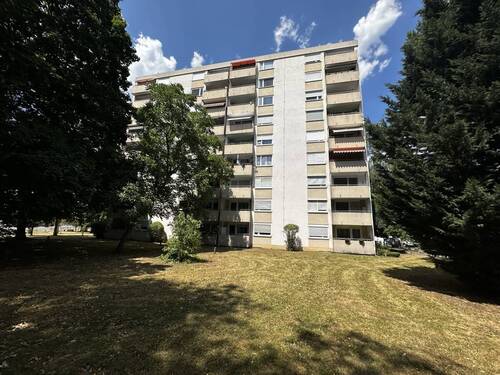Hausansicht - 2 Zimmer Etagenwohnung zum Kaufen in Nürnberg