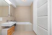 Masterbathroom - 