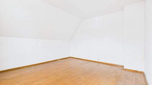 Dachgeschoss Zimmer.jpg - 