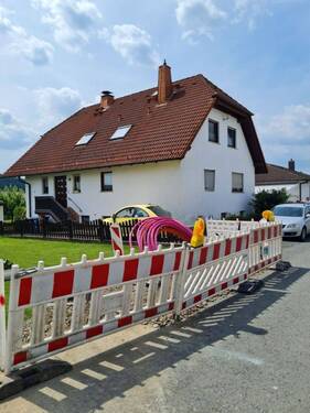 Außenbilder - 9 Zimmer Mehrfamilienhaus, Wohnhaus zum Kaufen in Lohra