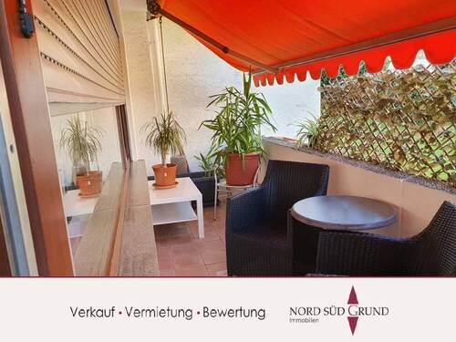 Balkon.jpg - Gemütliche 2-Zimmer-Wohnung mit Blick ins Grüne. Balkon und Garage. 75 m².