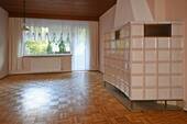 Einer der Kachelöfen - hier im Wohnzimmer Anbau - Einfamilienhaus mit 178,00 m² in Hamburg zum Kaufen