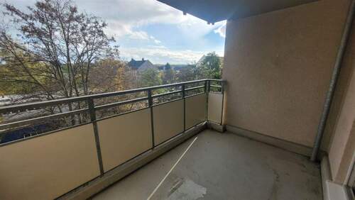 Balkon - 2 Zimmer Etagenwohnung zum Kaufen in Chemnitz