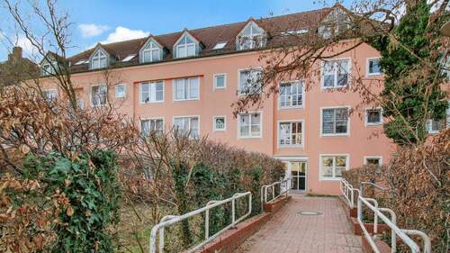 Fassade_Eingang - 3 Zimmer Etagenwohnung zum Kaufen in Berlin