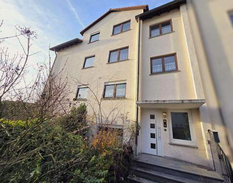 Hausansicht_vorne - 1 Zimmer Mehrfamilienhaus, Wohnhaus zum Kaufen in Frankfurt am Main