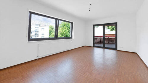 Wohnzimmer - 4 Zimmer Etagenwohnung zum Kaufen in Kaiserslautern / Morlautern