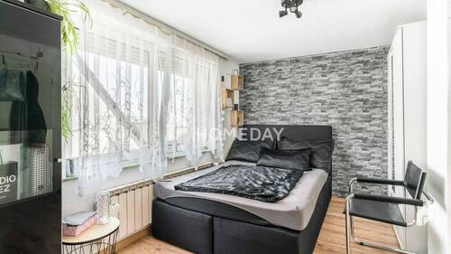 1. OG Schlafzimmer 1 1 - 