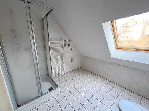 Bad Bild 1 - 2 Zimmer Etagenwohnung zur Miete in Dresden