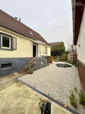 Hof - 6 Zimmer Einfamilienhaus in Roßdorf