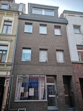 Front Ansicht - Provisionsfrei! Mehrfamilienhaus in Top Lage