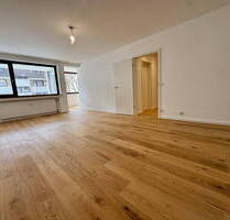 Erstbezug nach umfassender Sanierung: Stilvolle 3-Zimmer-Wohnung mit zwei Balkonen in Köln-Nippes