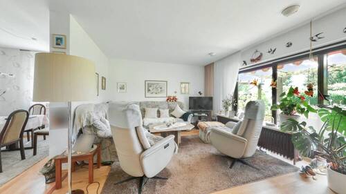 Wohnzimmer - 4 Zimmer Einfamilienhaus zum Kaufen in Rothselberg