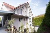 Ansicht mit Balkon - 