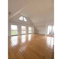 Bezugsfreie 3-Zimmer-Dachgeschosswohnung mit Terrasse, Fahrstuhl - über den Dächern Wilmersdorfs! - Berlin