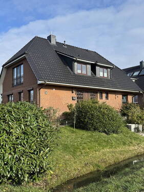 Straßenansicht - 6 Zimmer Einfamilienhaus zum Kaufen in Hamburg