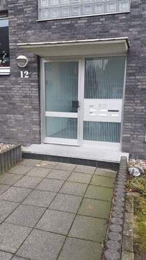 Hauseingang - 2 Zimmer Etagenwohnung zur Miete in Oberhausen