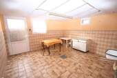 Waschküche mit Ausgang - 