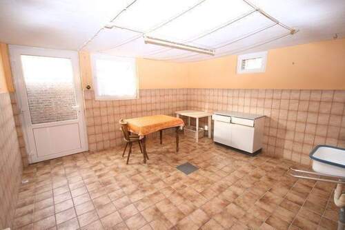 Waschküche mit Ausgang - 