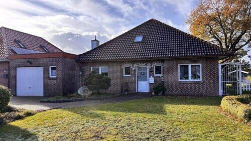 Straßenansicht - Keine Käuferprovision - seniorengerechter Bungalow in ruhiger Lage