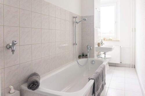 Bad Vergleichswohnung - Etagenwohnung mit 69,90 m&sup2; in Chemnitz zur Miete