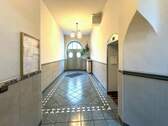 04 Hausflur - Etagenwohnung mit 85,50 m&sup2; in Berlin zum Kaufen
