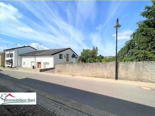 Seitenansicht - INVESTOREN AUFGEPASST!!! WOHNHAUS MIT 3 WOHNEINH. & 2 BAUGRUNDST. IN BESTER LAGE VON PERL-NENNIG
