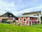 Landhaus Ensemble - Exklusives Landhaus mit Wintergarten, Remise und Bootshaus - nahegelegener See -