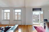 Ansicht - DREAMHOUSE Immobilien: Charmante Altbauwohnung mit zwei Bädern
