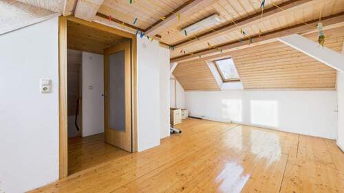 Dachgeschoss (Nutzfläche) - 