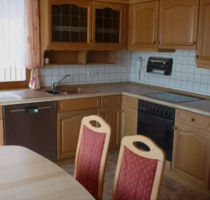 Freistehendes Zweifamilienhaus mit Einzel- und Doppelgarage in Wartmannsroth, OT