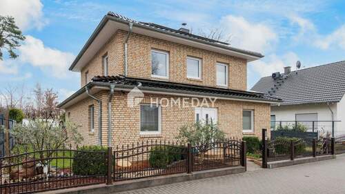 Außenansicht 1 - 5 Zimmer Einfamilienhaus in Ludwigsfelde